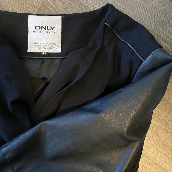 Only Black Mindy Long Sleeve Blazer w Faux Leather - Picture 6 of 7